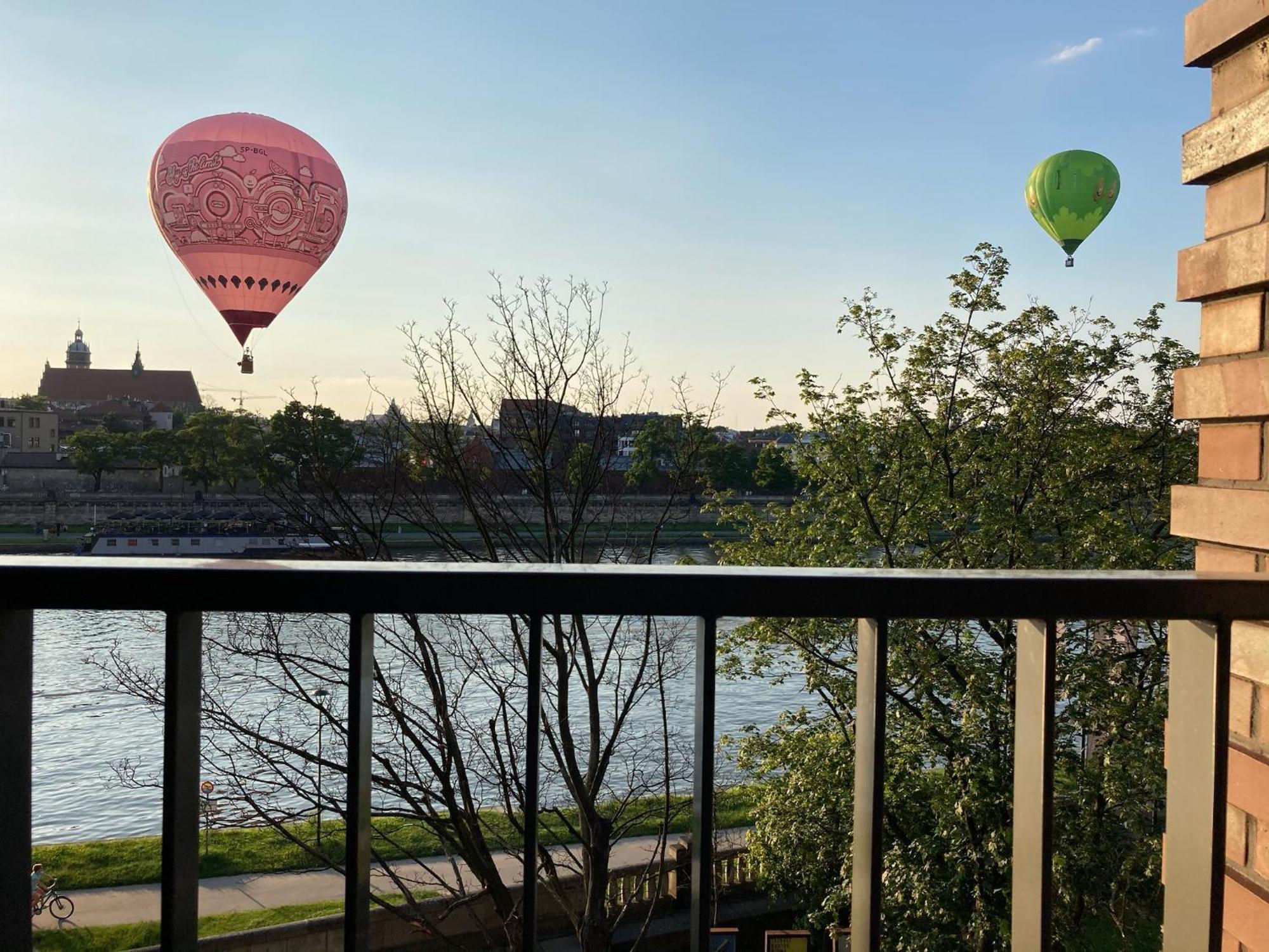 Apartament Royal Oak - 3bd 2ba With Parking And River View *