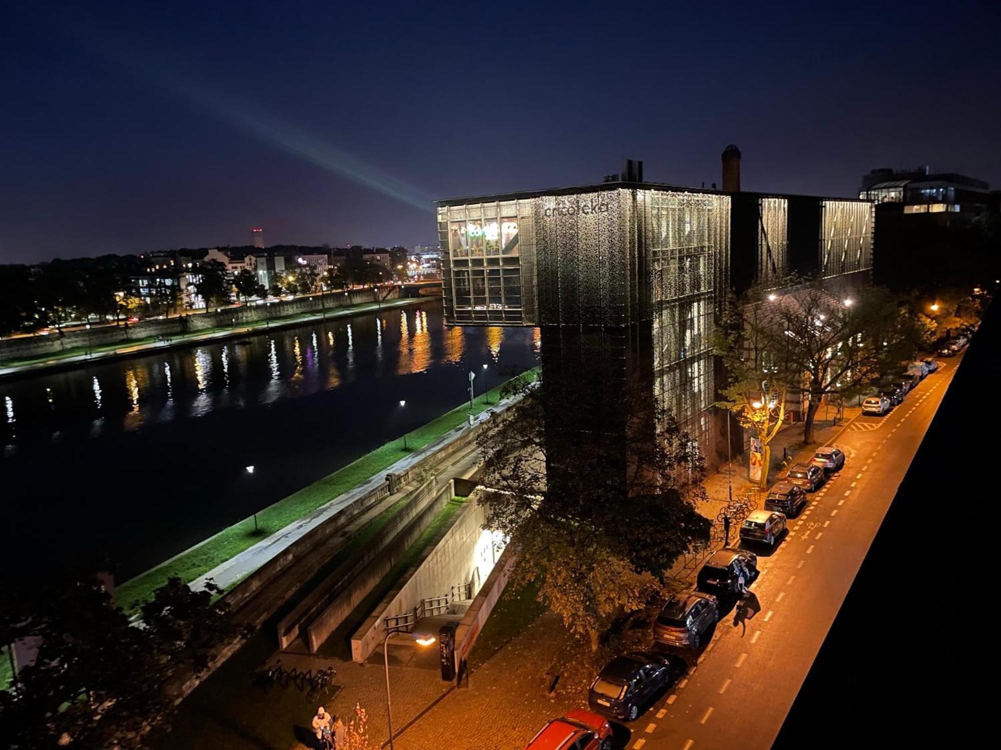 Royal Oak - 3bd 2ba With Parking And River View Krakow